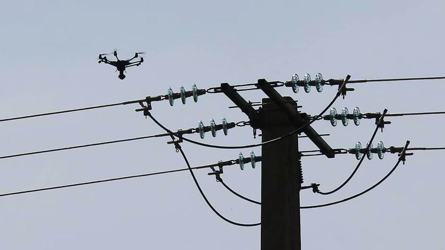 Inspection des lignes électriques par drone à Lavaur, Ambres et Saint-Agnan